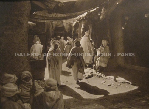 Lehnert et Landrock - Souk à Tunis Lehnert et Landrock - Souk à Tunis